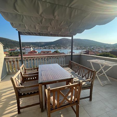 Apartment Laguna Vinišće Exterior foto